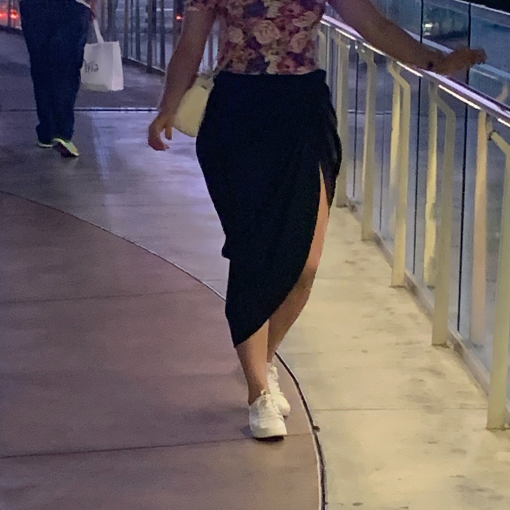 Black skirt - Picture 2 of 4